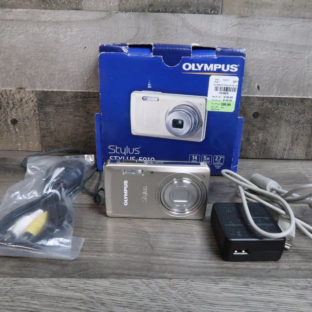 Olympus Stylus 5010 14MP 5x Zoom 4.7-23.5mm 1:2.8-6.5